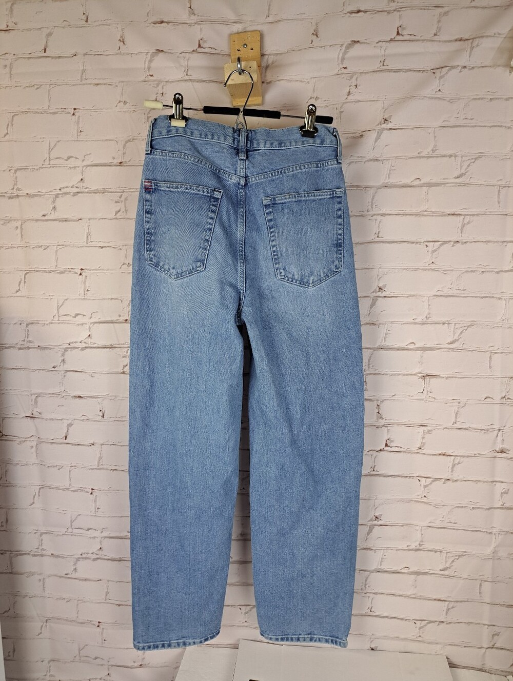 Urban Outfitters BDG Petite High-Waisted Baggy Jean — Light Wash - Picture 6 of 12